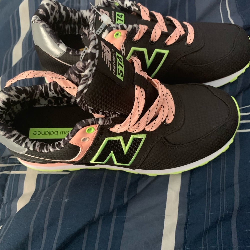 Brand new New balance kid shoes size 3 - Picture 2 of 2